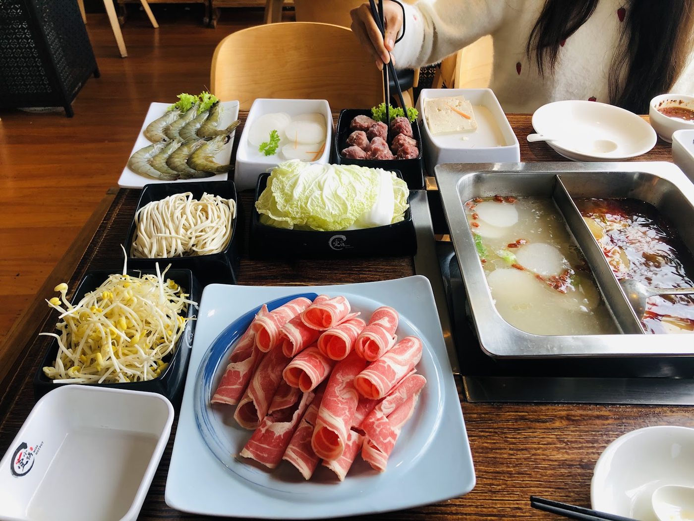 Maya Hot Pot listing photograph 05